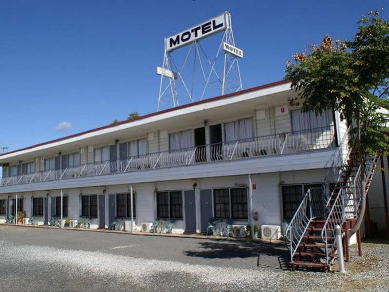 Monto Colonial Motor Inn Exterior photo